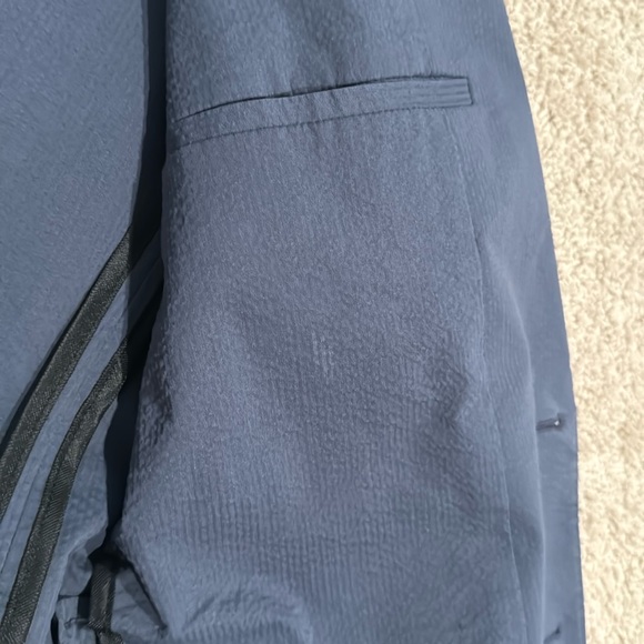 J. Crew Men’s Seersucker Blazer - Picture 3 of 7